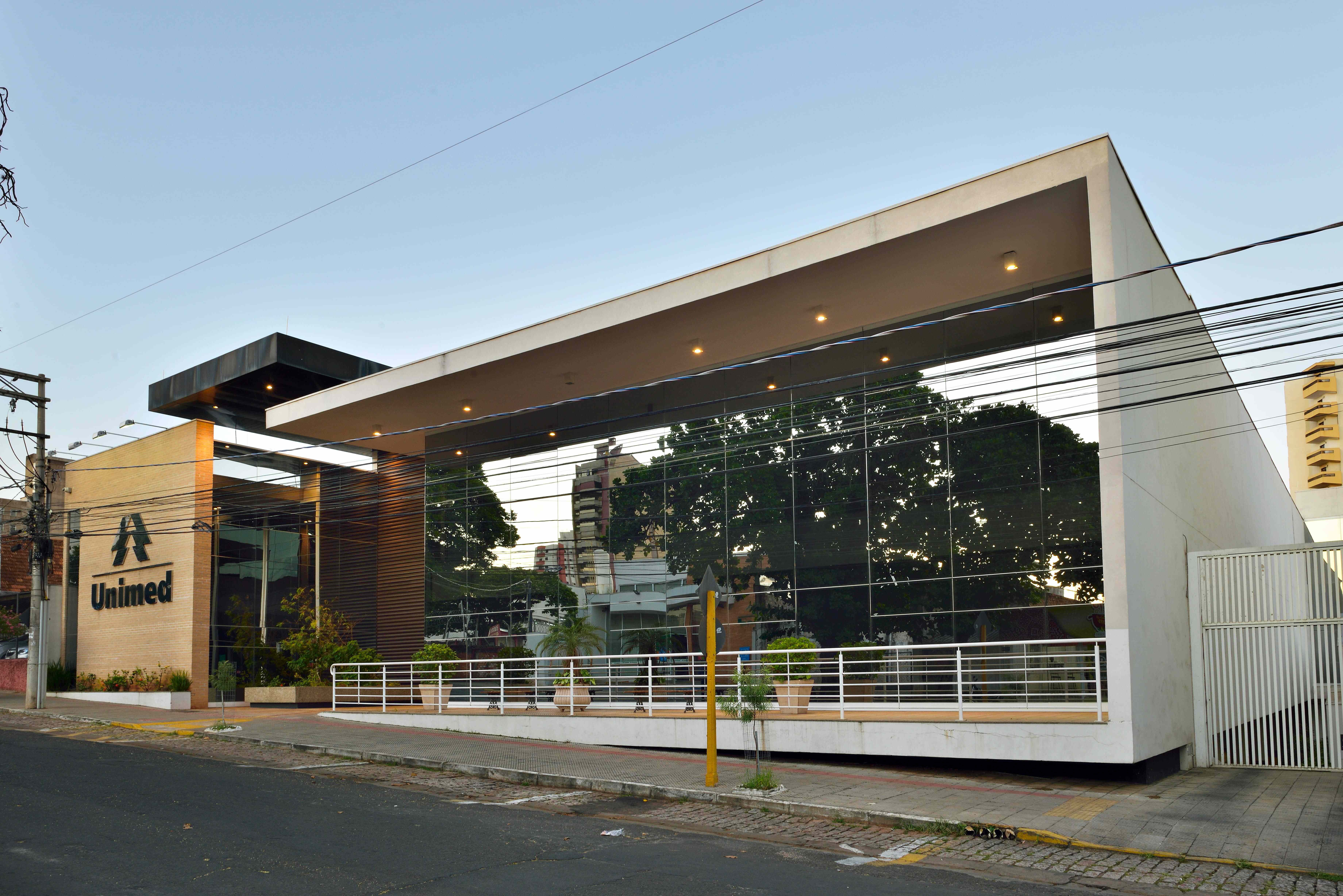 https://www.unimedbauru.com.br/storage/sede-administrativa-01.jpg